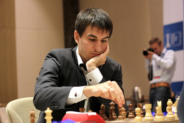 Рязанский шахматист Дмитрий Андрейкин с третьей победой поднялся на второе место шахматного Фестиваля в ОАЭ